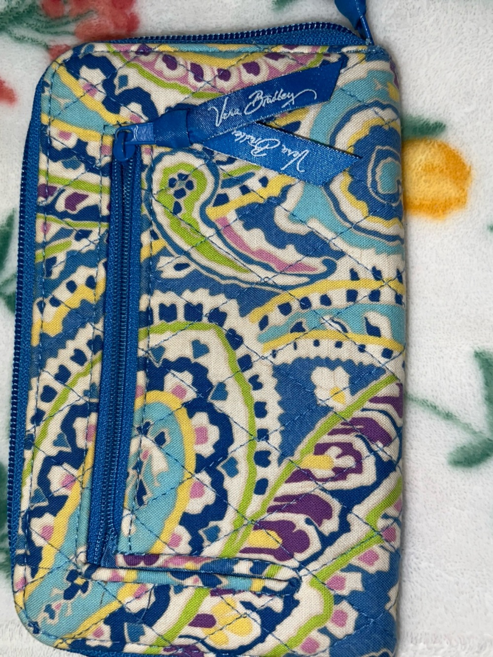 Vera Bradley blue Paisley Quilted Zipper around wallet - Picture 4 of 4